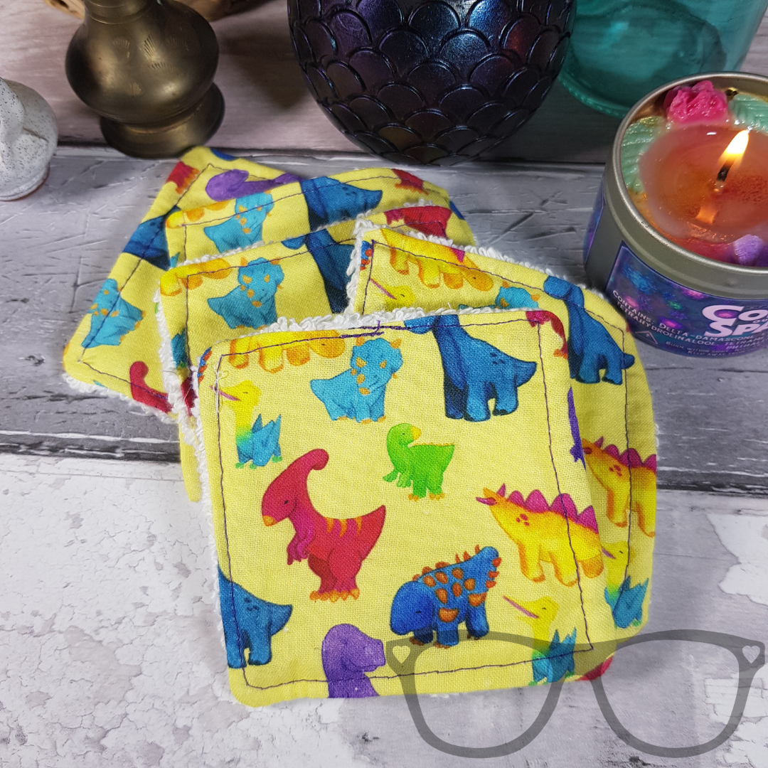 Set of 5 dinosaur washable face wipes