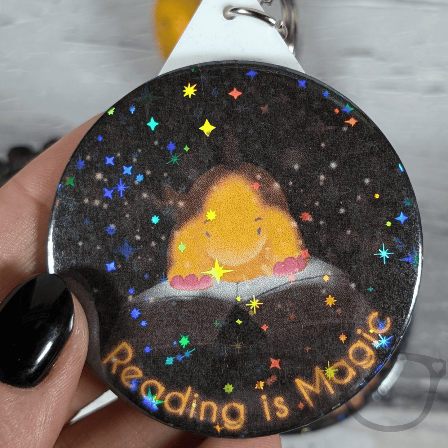 Reading is magic 58mm badge and keyring - Mini Geek Boutique