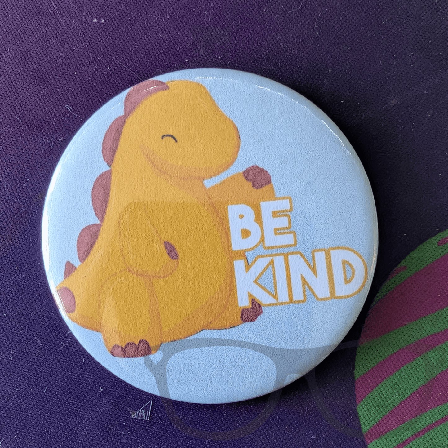 Be Kind Stegosaurus Badge, magnet or keyring - Mini Geek Boutique