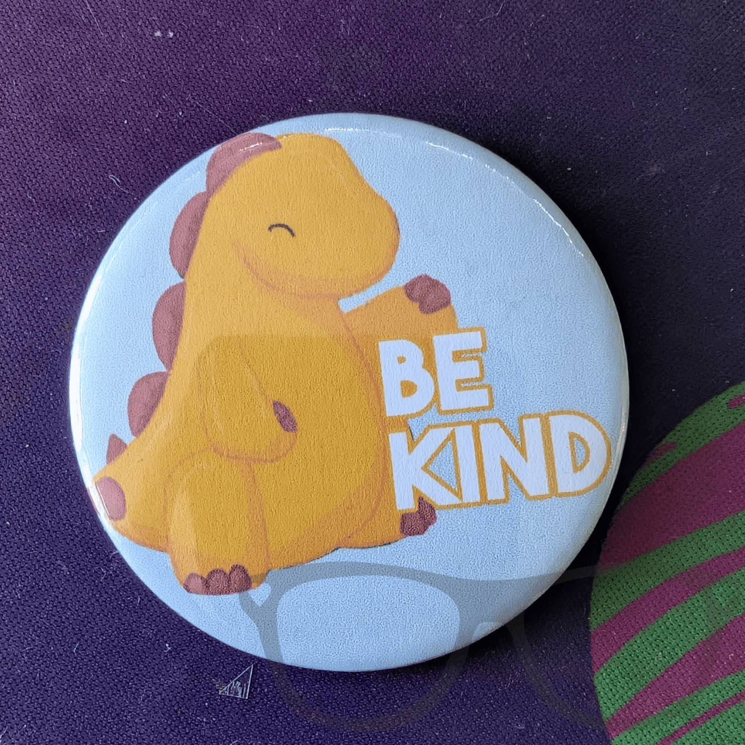 Be Kind Stegosaurus Badge, magnet or keyring - Mini Geek Boutique