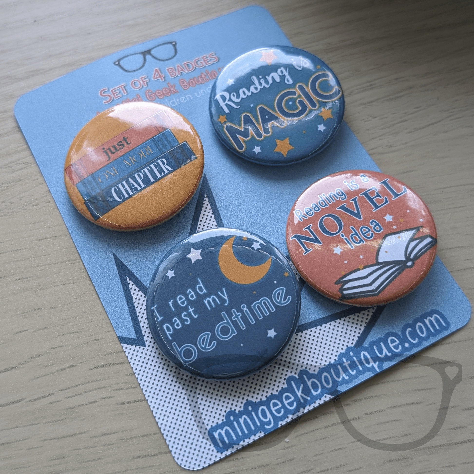 Reading 4 x 38mm badge set - Mini Geek Boutique